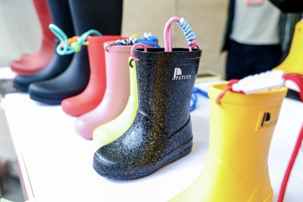 colorful-patcus-kids-rain-boots-display-at-exhibition-booth